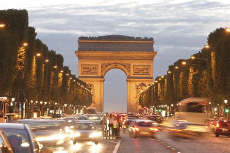 champs elysee paris.